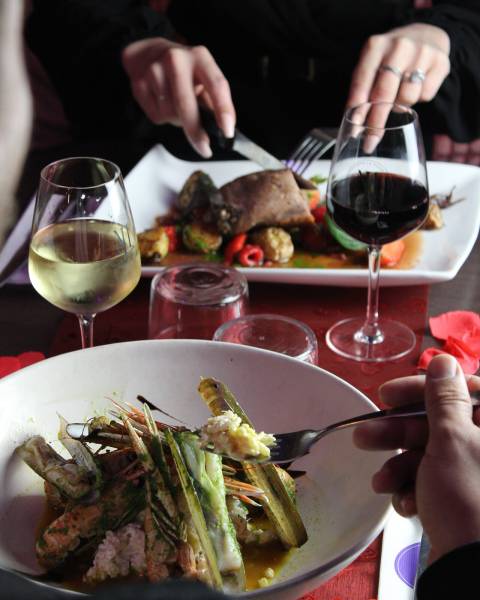 la recherche d’un restaurant à Colomiers 31770 offrant une véritable cuisine française maison, élaborée à partir de produits frais, du terroir et soigneusement sélectionnés par le chef