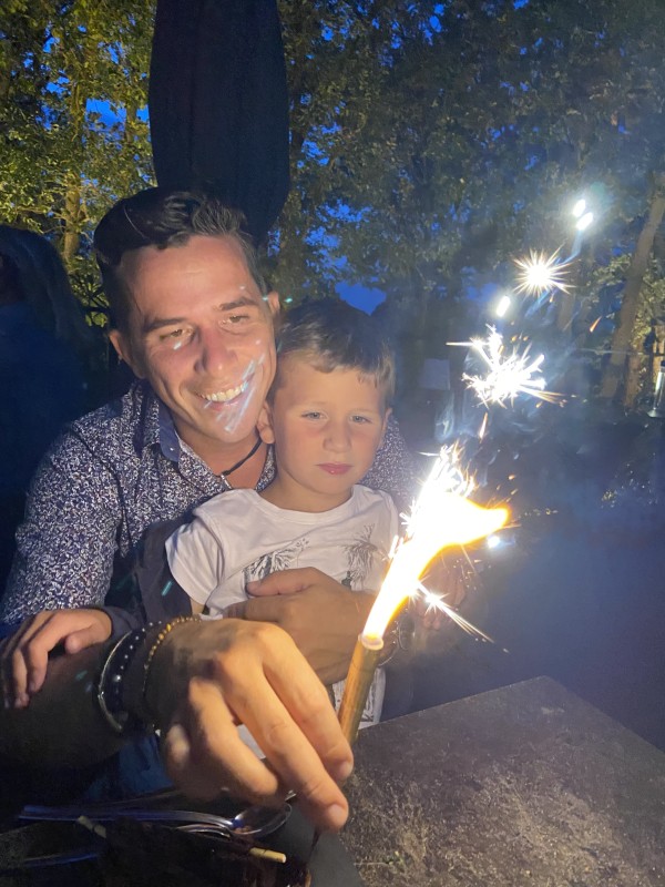 Organisez vos repas d’entreprise, anniversaires, mariages ou baptêmes près de Toulouse grâce à notre menu de groupe personnalisé, cuisine maison et ambiance chaleureuse au restaurant La Ville en Rose.