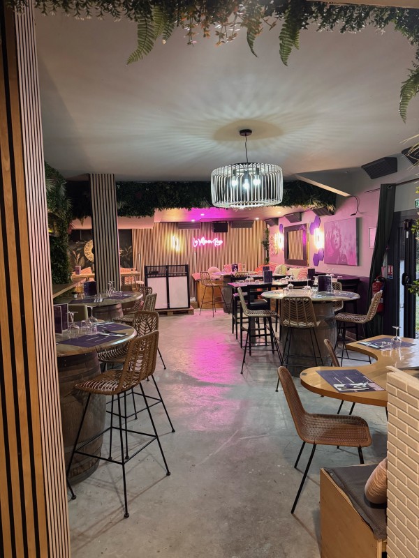 Découvrez le cadre unique de notre établissement parmi les restaurants Colomiers, idéal pour un déjeuner d'affaires avec formule traiteur complète