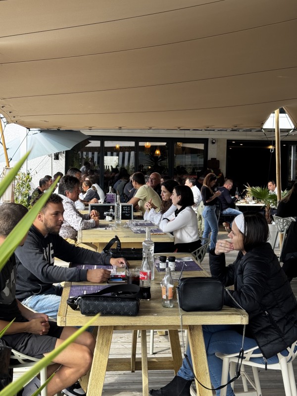 Restaurant Colomiers idéal pour réservations de Groupe | Réservez votre table de 10 personnes et plus avec notre Menu Gourmand près de Toulouse